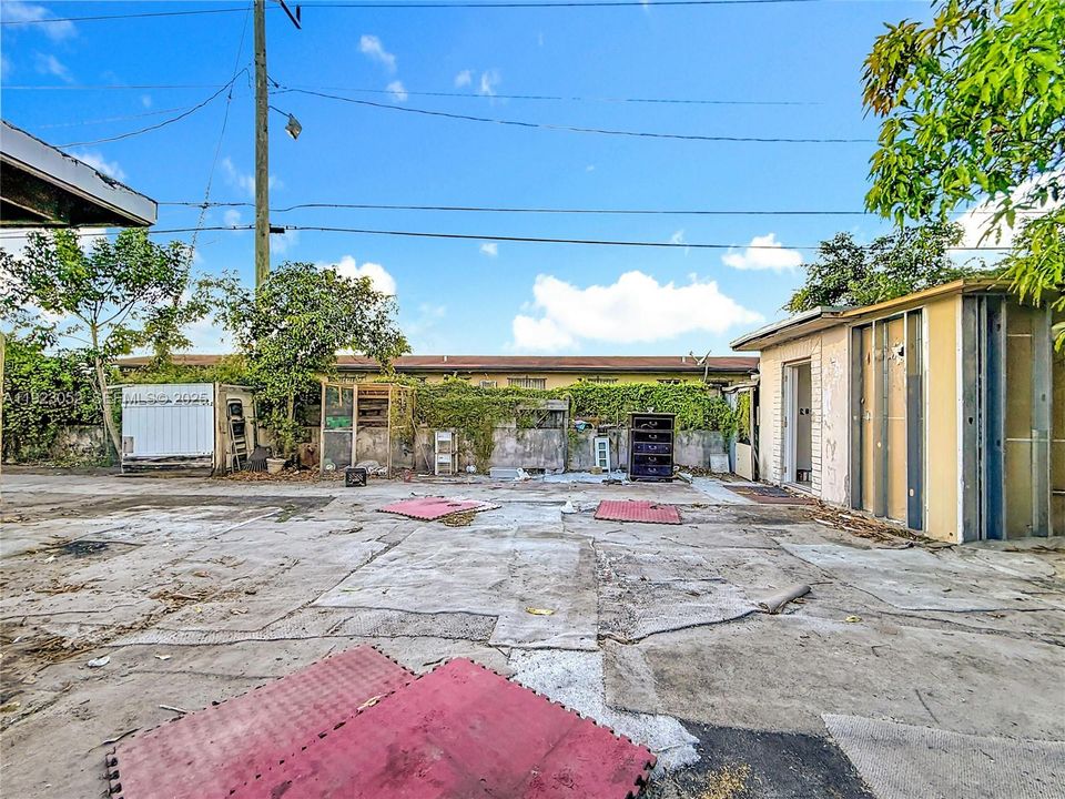 For Sale: $499,000 (4 beds, 2 baths, 1711 Square Feet)