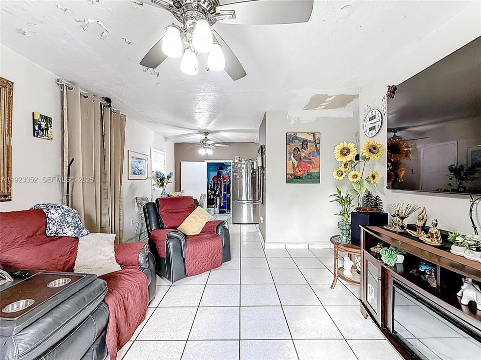 For Sale: $499,000 (4 beds, 2 baths, 1711 Square Feet)