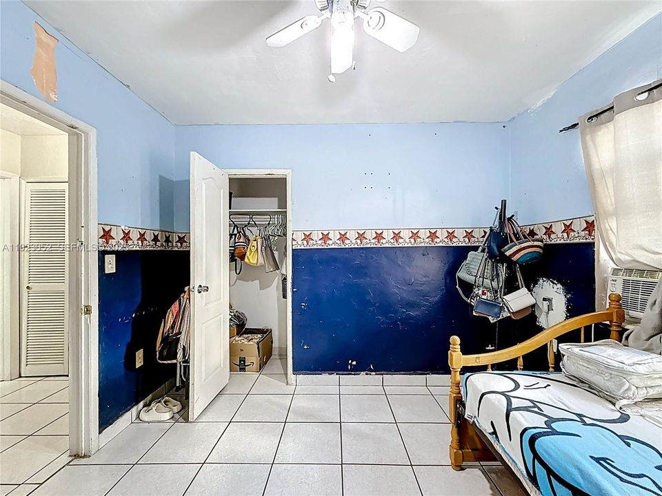 For Sale: $499,000 (4 beds, 2 baths, 1711 Square Feet)