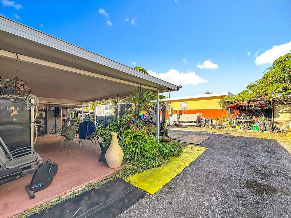 For Sale: $499,000 (4 beds, 2 baths, 1711 Square Feet)