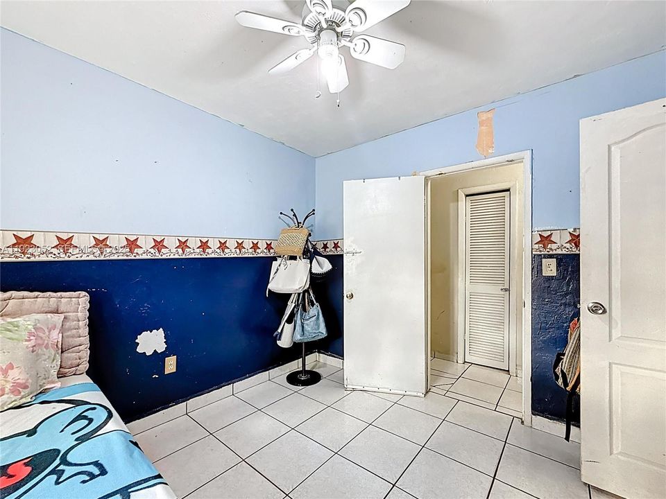 For Sale: $499,000 (4 beds, 2 baths, 1711 Square Feet)