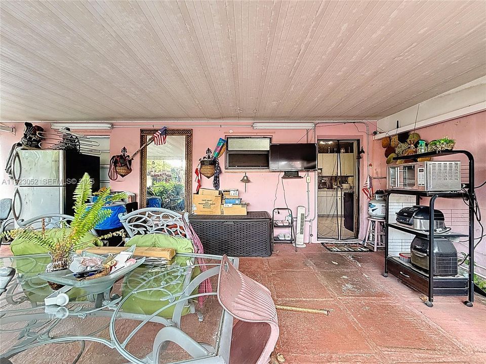 For Sale: $499,000 (4 beds, 2 baths, 1711 Square Feet)