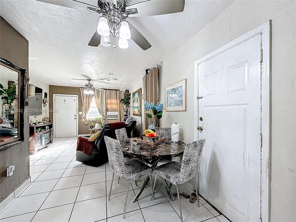 For Sale: $499,000 (4 beds, 2 baths, 1711 Square Feet)