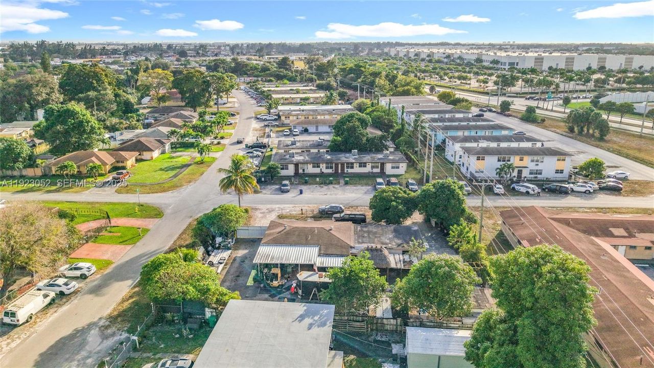 For Sale: $499,000 (4 beds, 2 baths, 1711 Square Feet)