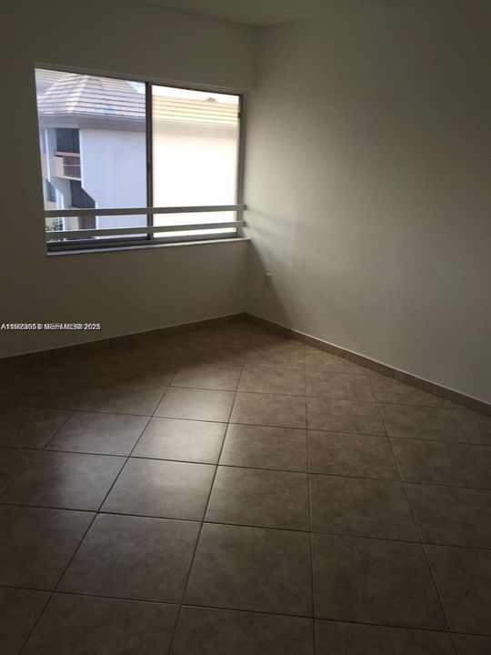 For Rent: $2,300 (3 beds, 2 baths, 1190 Square Feet)