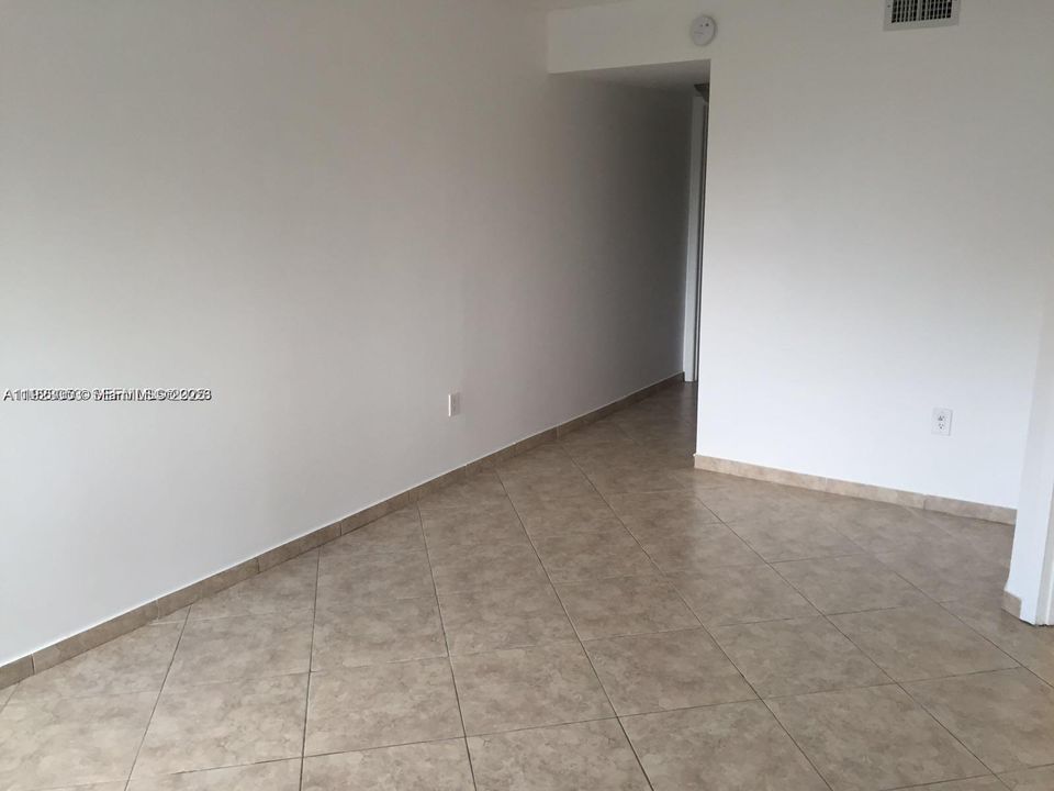 For Rent: $2,300 (3 beds, 2 baths, 1190 Square Feet)