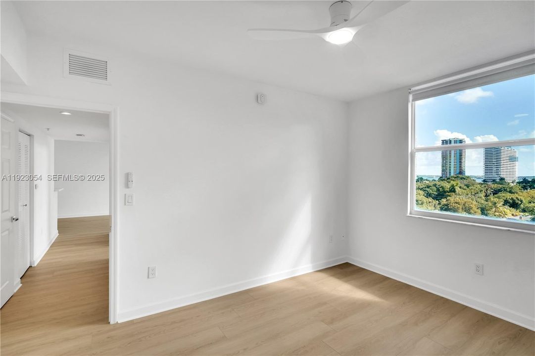 На продажу: $535,000 (2 спален, 2 ванн, 829 Квадратных фут)