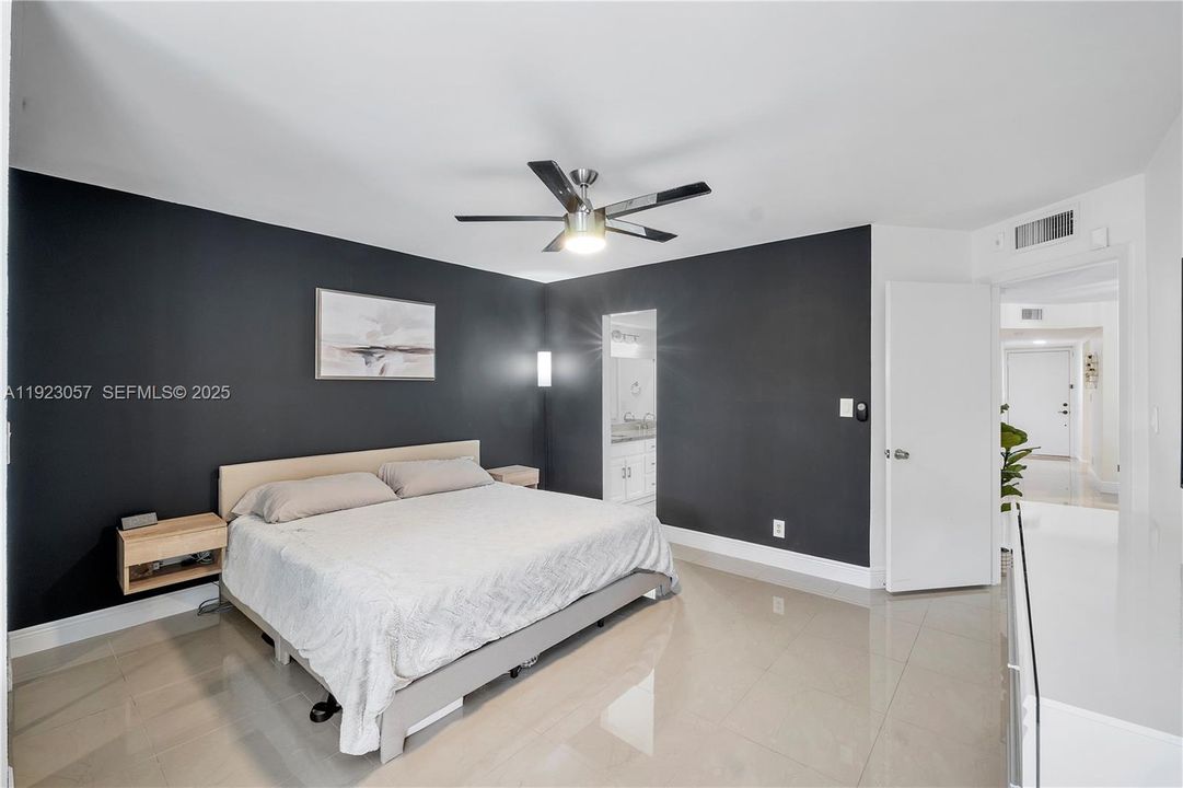 На продажу: $242,000 (2 спален, 2 ванн, 1156 Квадратных фут)