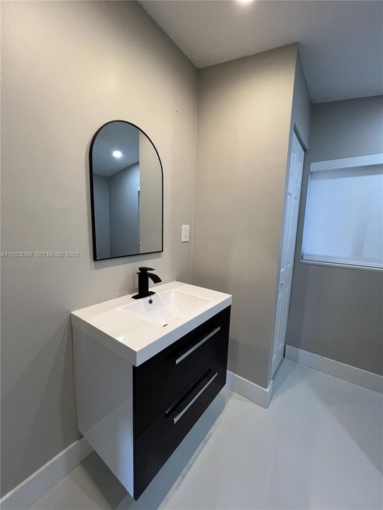 For Sale: $544,000 (3 beds, 2 baths, 1047 Square Feet)