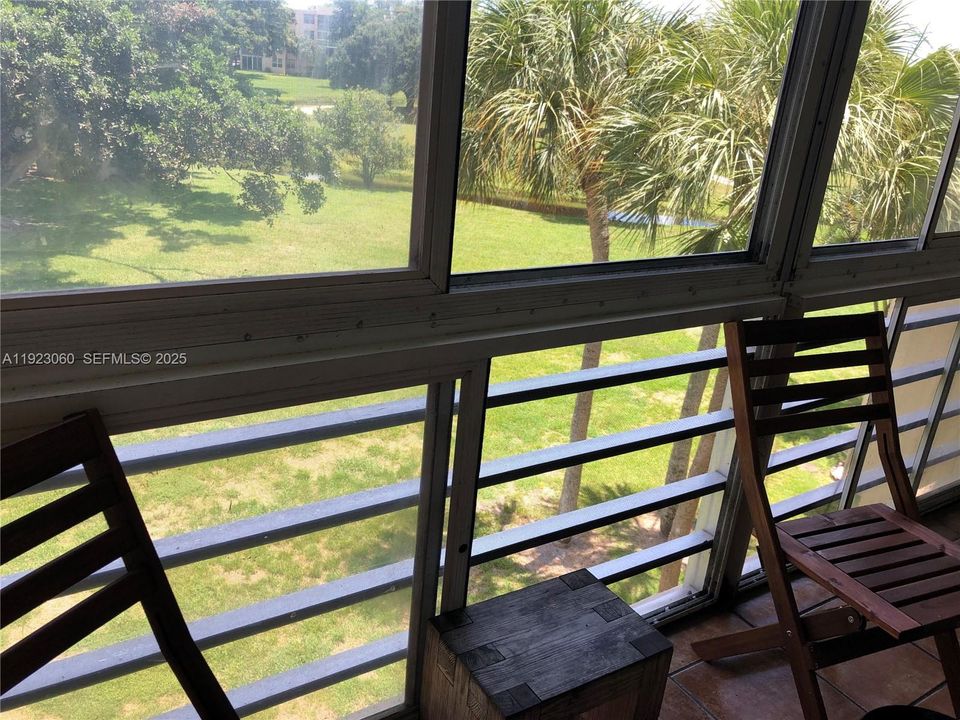 For Rent: $2,050 (2 beds, 2 baths, 1050 Square Feet)