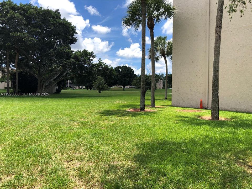 For Rent: $2,050 (2 beds, 2 baths, 1050 Square Feet)