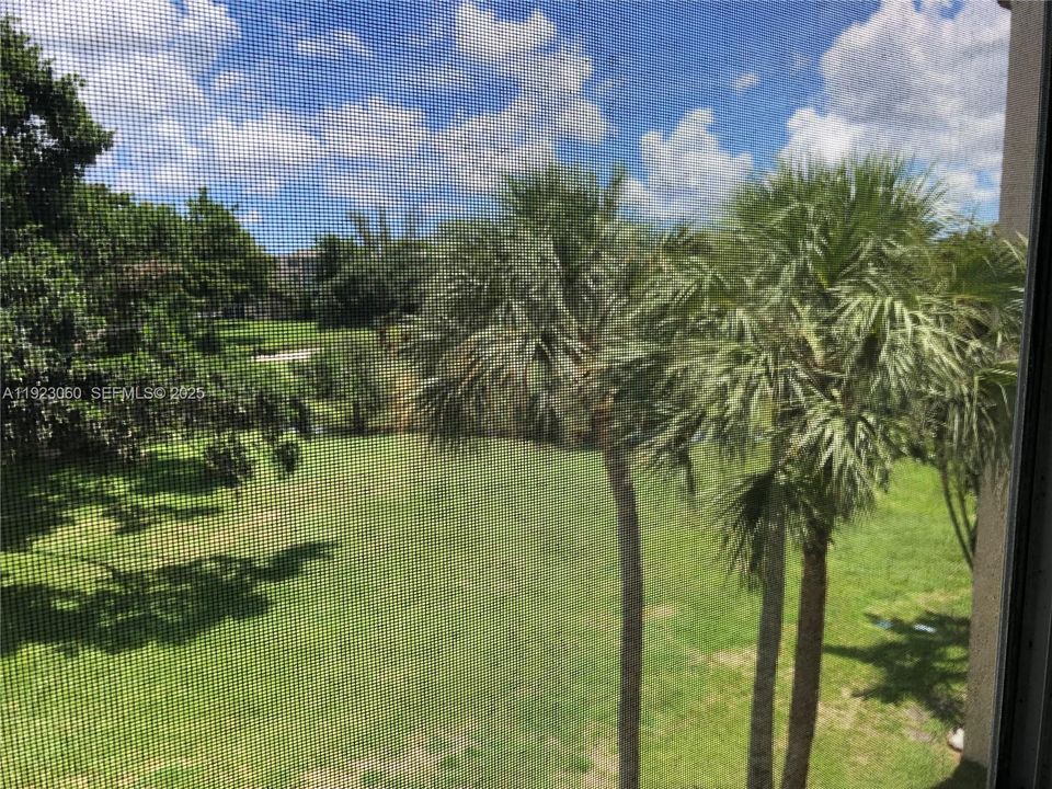 For Rent: $2,050 (2 beds, 2 baths, 1050 Square Feet)