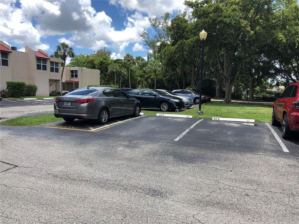 For Rent: $2,050 (2 beds, 2 baths, 1050 Square Feet)