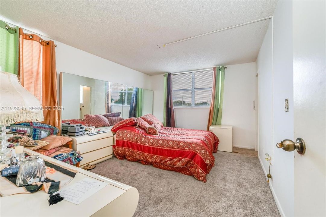 For Sale: $110,000 (2 beds, 2 baths, 1010 Square Feet)