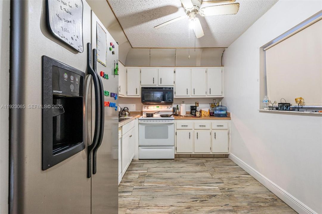 For Sale: $110,000 (2 beds, 2 baths, 1010 Square Feet)