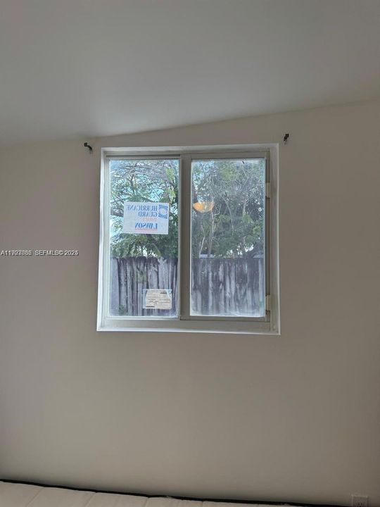 For Rent: $1,200 (1 beds, 1 baths, 1440 Square Feet)