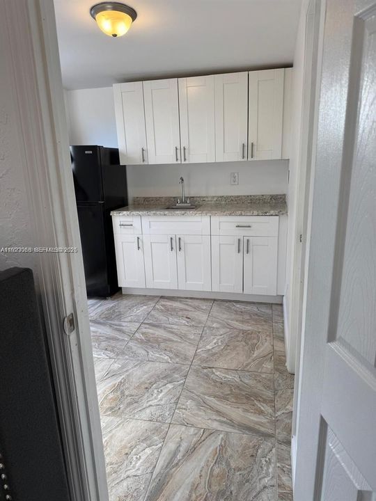 For Rent: $1,200 (1 beds, 1 baths, 1440 Square Feet)