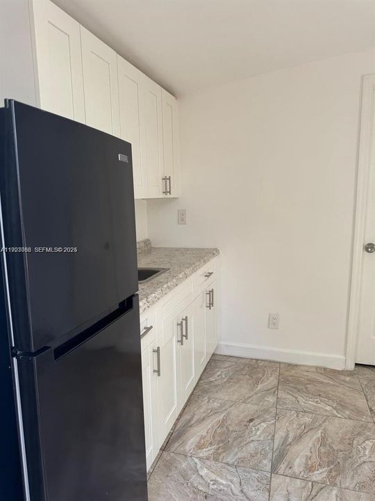 For Rent: $1,200 (1 beds, 1 baths, 1440 Square Feet)