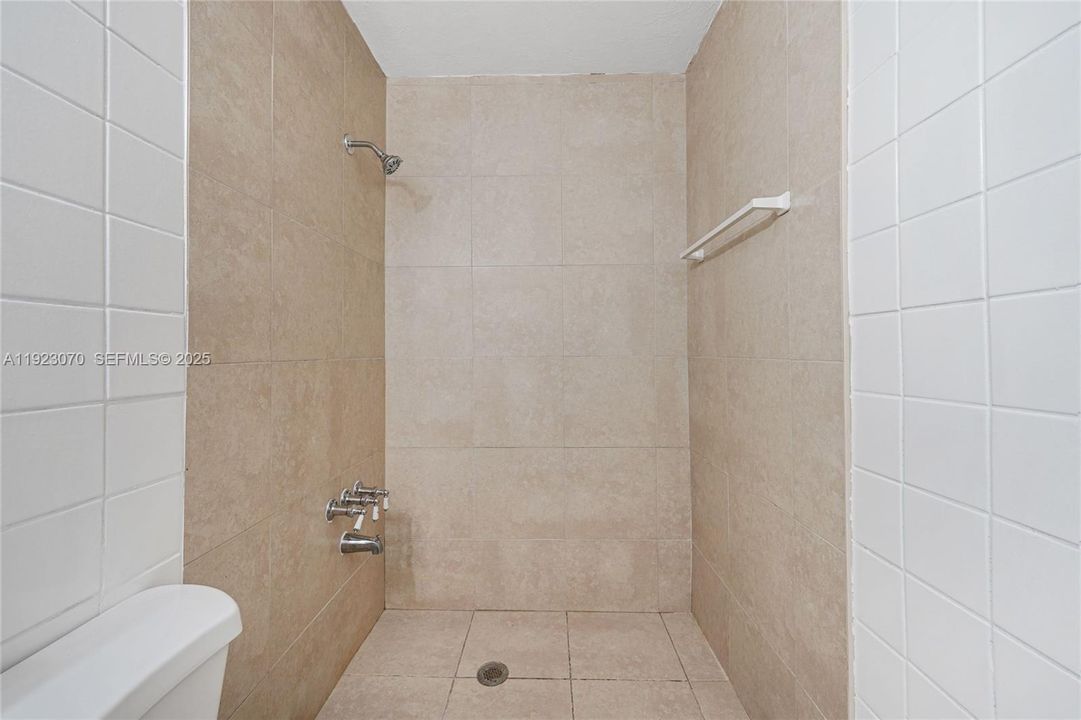 For Sale: $499,900 (4 beds, 3 baths, 1742 Square Feet)