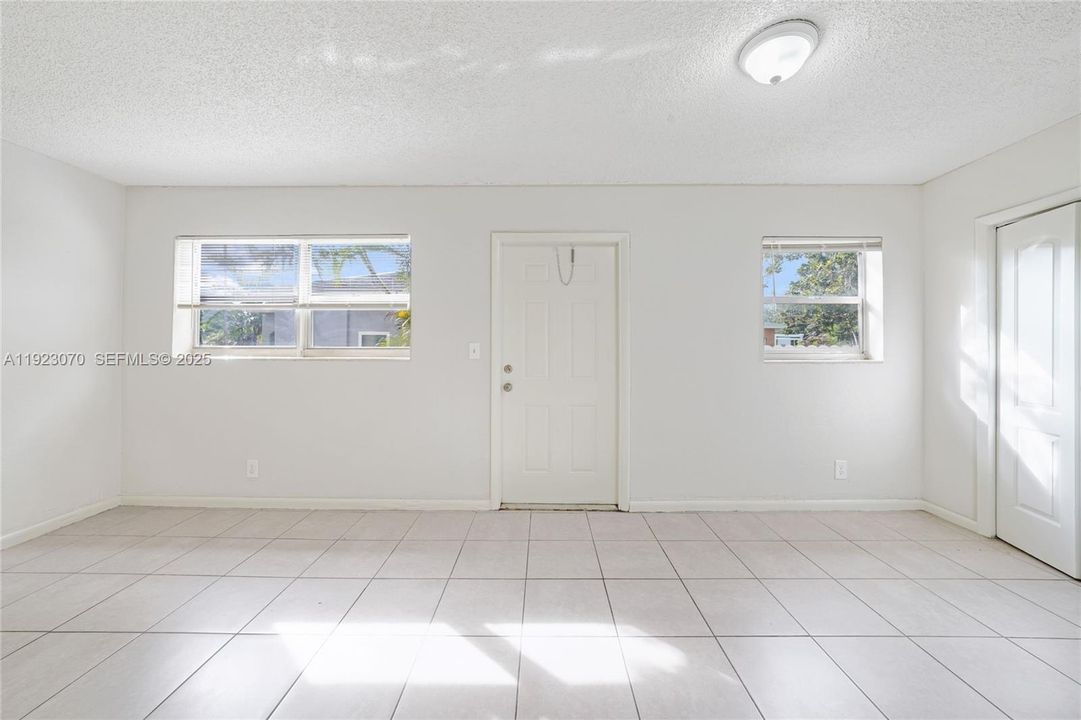 For Sale: $499,900 (4 beds, 3 baths, 1742 Square Feet)