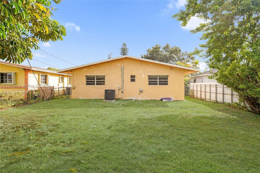 For Sale: $499,900 (4 beds, 3 baths, 1742 Square Feet)