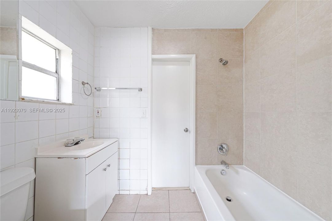 For Sale: $499,900 (4 beds, 3 baths, 1742 Square Feet)