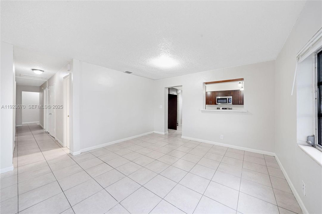 For Sale: $499,900 (4 beds, 3 baths, 1742 Square Feet)