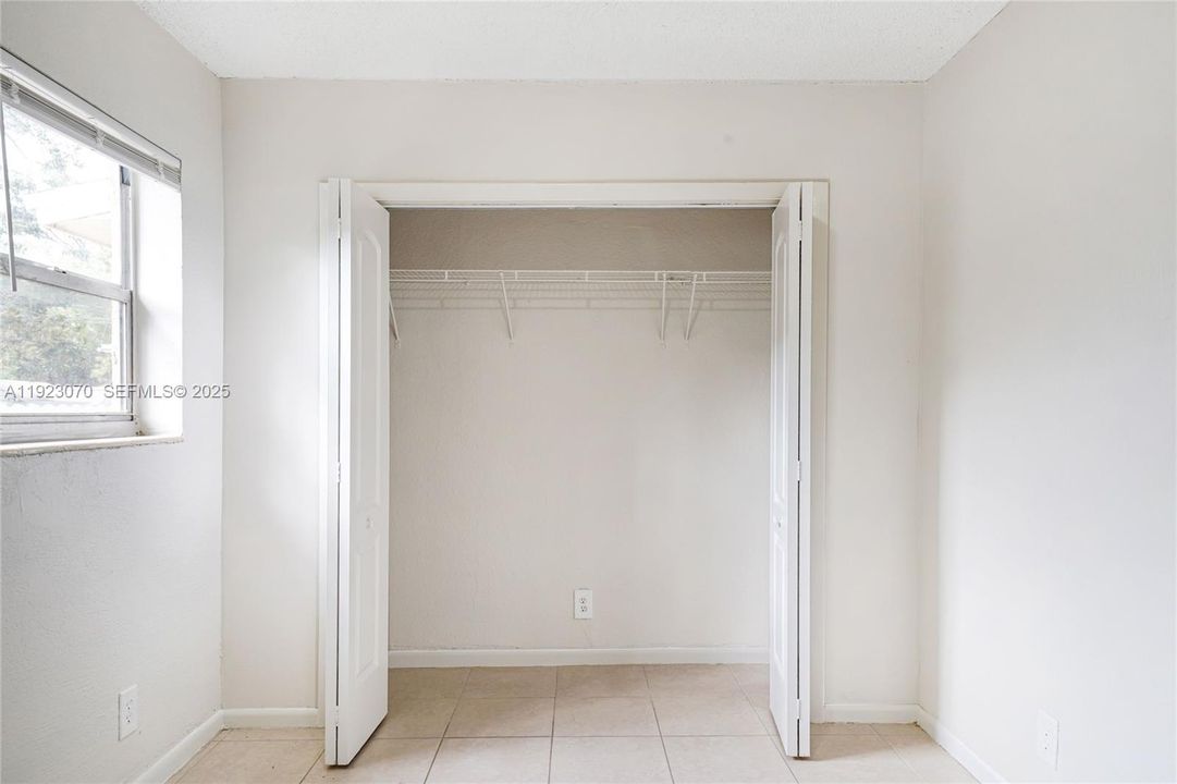 For Sale: $499,900 (4 beds, 3 baths, 1742 Square Feet)