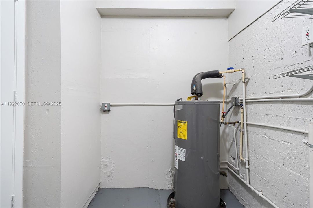 For Sale: $499,900 (4 beds, 3 baths, 1742 Square Feet)