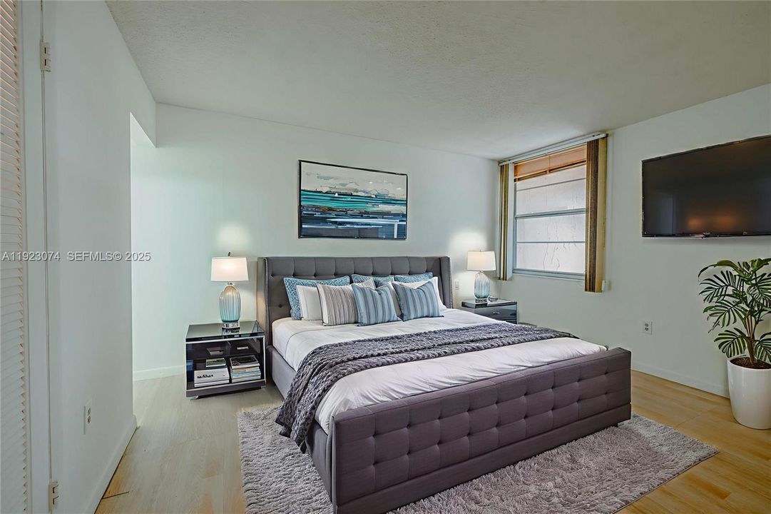 For Rent: $1,800 (1 beds, 1 baths, 820 Square Feet)