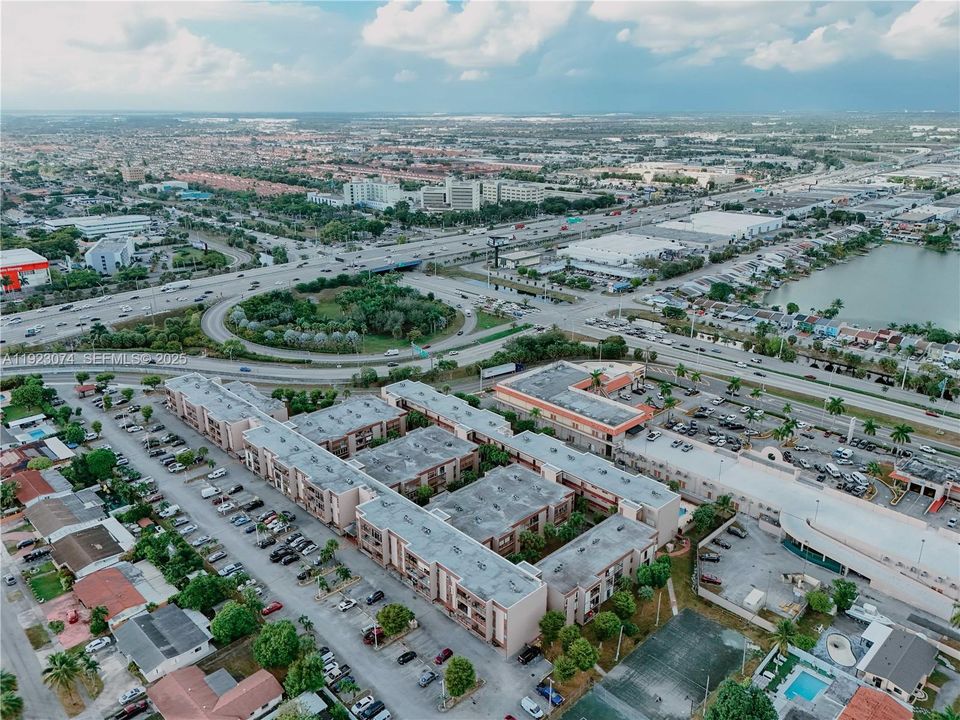 For Rent: $1,800 (1 beds, 1 baths, 820 Square Feet)