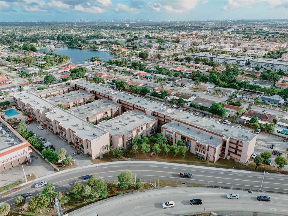 For Rent: $1,800 (1 beds, 1 baths, 820 Square Feet)