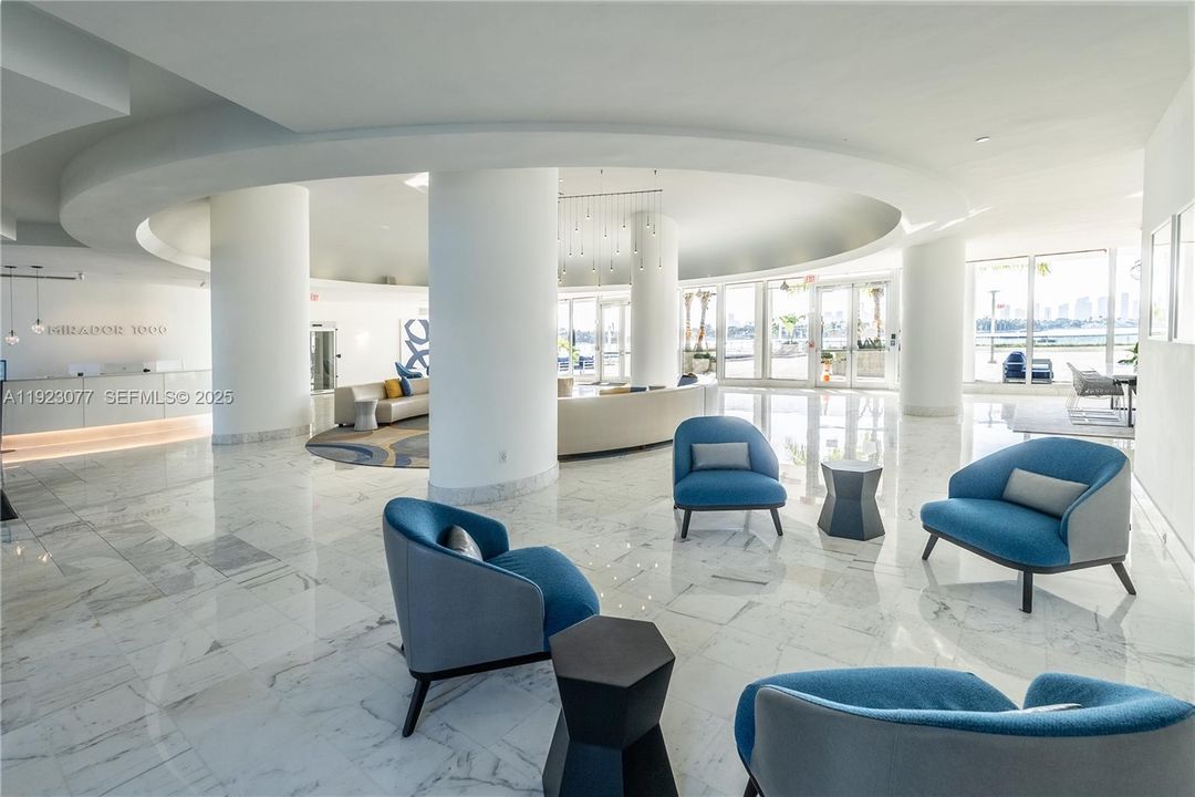 合同活跃: $4,350 (1 贝兹, 1 浴室, 852 平方英尺)