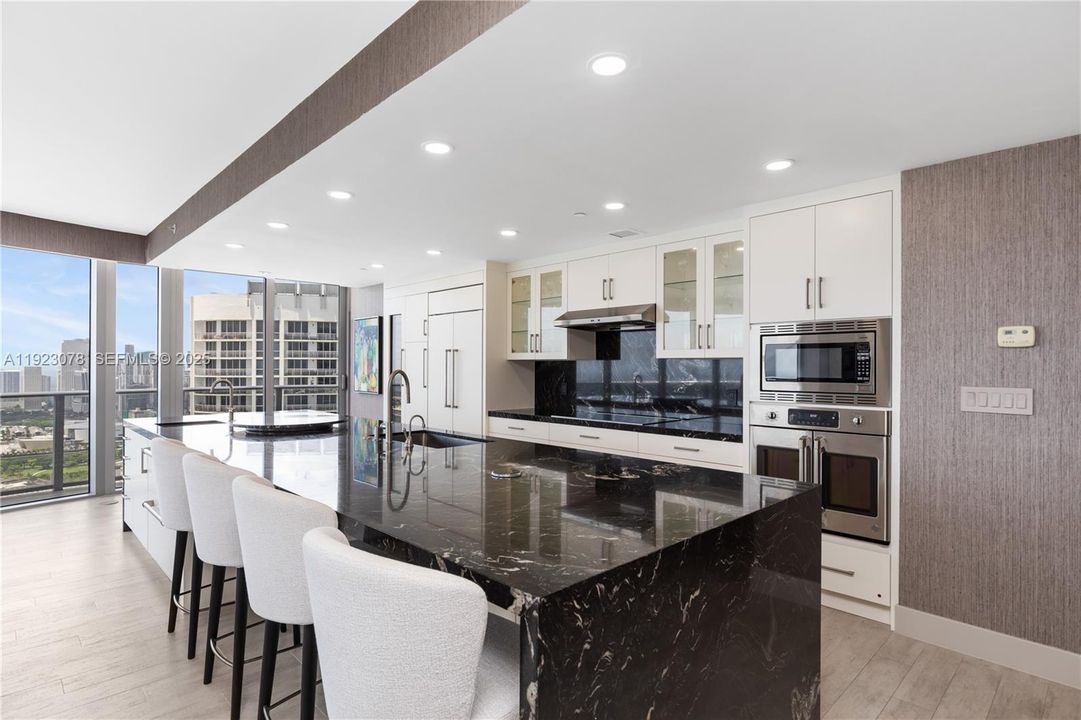 For Sale: $2,599,900 (3 beds, 4 baths, 2365 Square Feet)