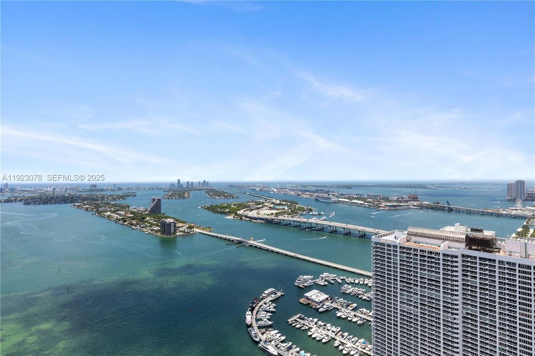 For Sale: $2,599,900 (3 beds, 4 baths, 2365 Square Feet)