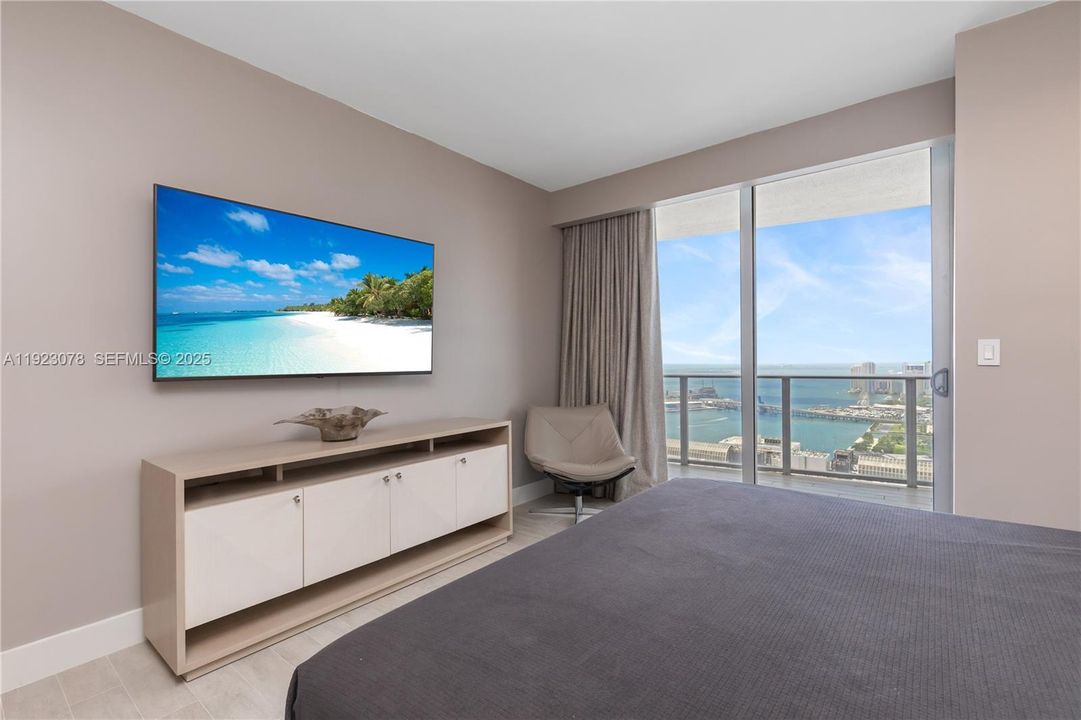 For Sale: $2,599,900 (3 beds, 4 baths, 2365 Square Feet)