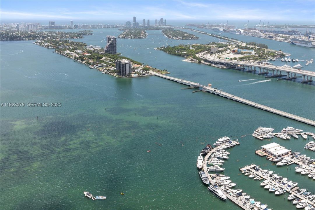 For Sale: $2,599,900 (3 beds, 4 baths, 2365 Square Feet)