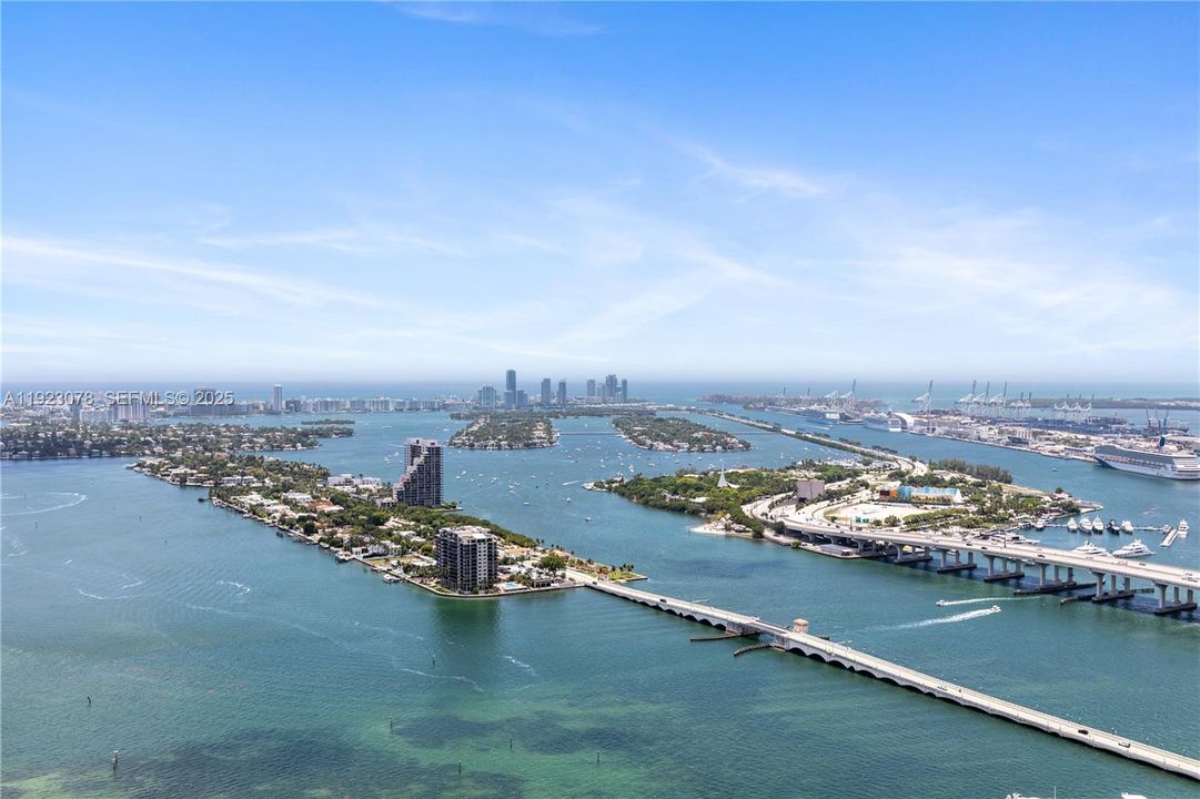 For Sale: $2,599,900 (3 beds, 4 baths, 2365 Square Feet)