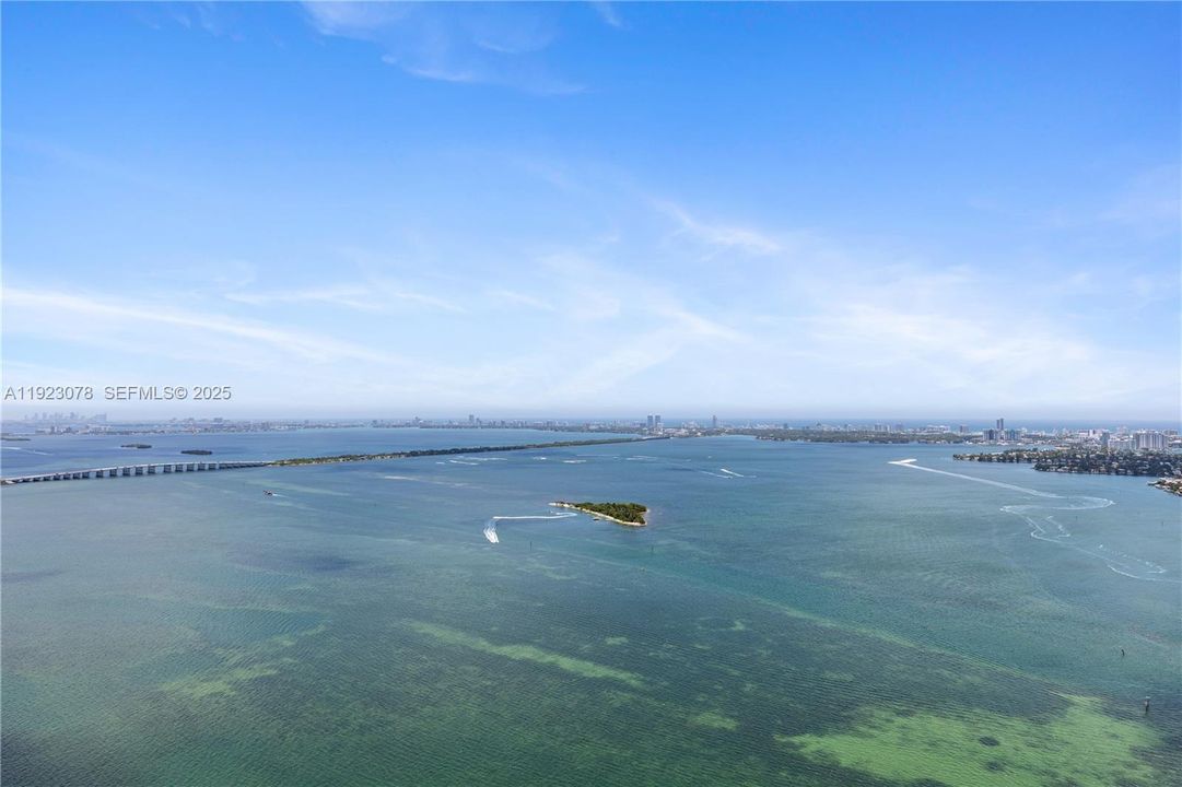 For Sale: $2,599,900 (3 beds, 4 baths, 2365 Square Feet)