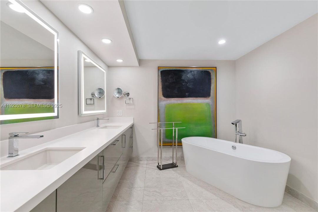 For Sale: $2,599,900 (3 beds, 4 baths, 2365 Square Feet)