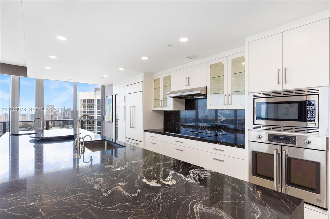 For Sale: $2,599,900 (3 beds, 4 baths, 2365 Square Feet)