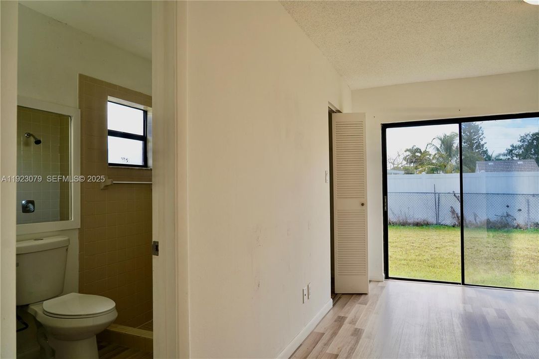 For Sale: $599,000 (3 beds, 2 baths, 1386 Square Feet)