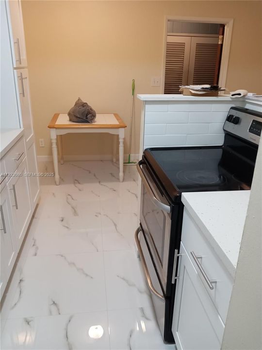 For Rent: $1,850 (1 beds, 1 baths, 2612 Square Feet)