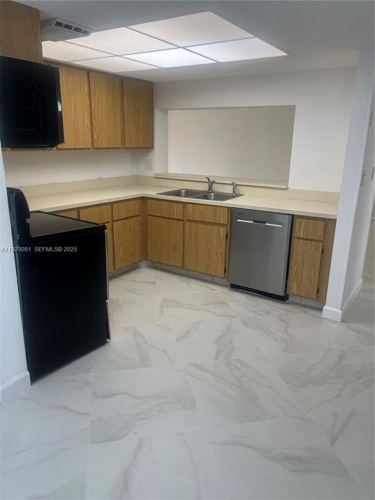 出租: $2,600 (3 贝兹, 2 浴室, 1155 平方英尺)