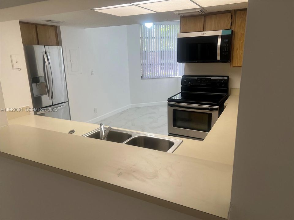 出租: $2,600 (3 贝兹, 2 浴室, 1155 平方英尺)