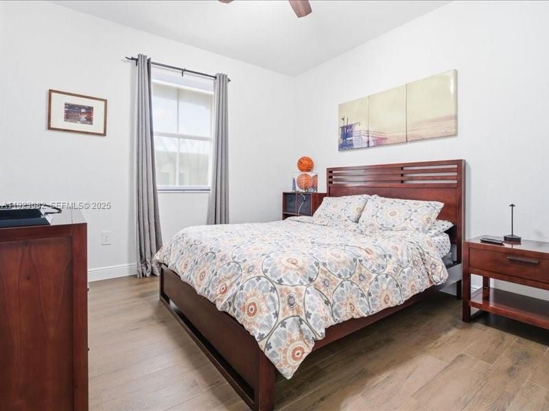 For Sale: $1,320,000 (5 beds, 5 baths, 4159 Square Feet)