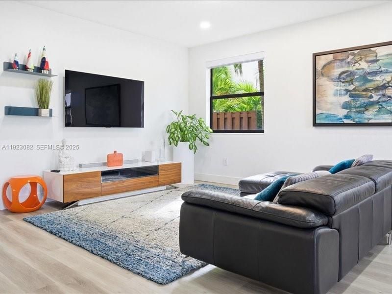 For Sale: $1,320,000 (5 beds, 5 baths, 4159 Square Feet)