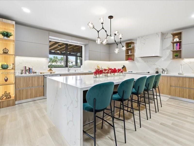 For Sale: $1,320,000 (5 beds, 5 baths, 4159 Square Feet)