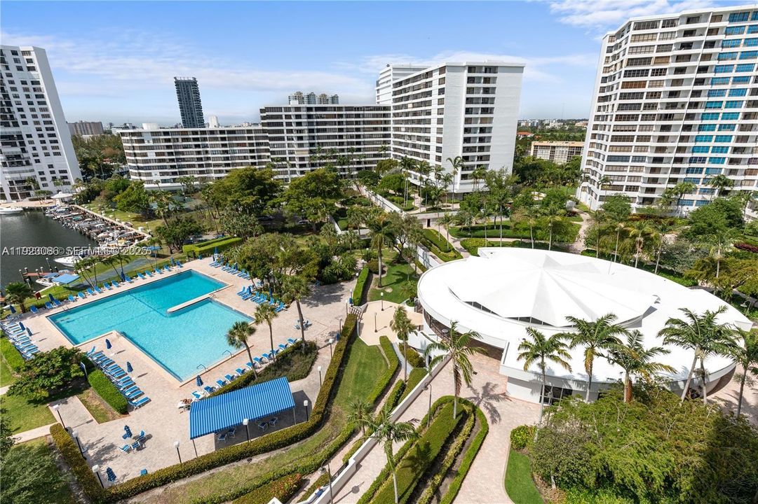 待售: $405,000 (2 贝兹, 2 浴室, 1580 平方英尺)