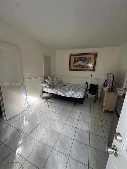 For Sale: $739,000 (5 beds, 6 baths, 2146 Square Feet)